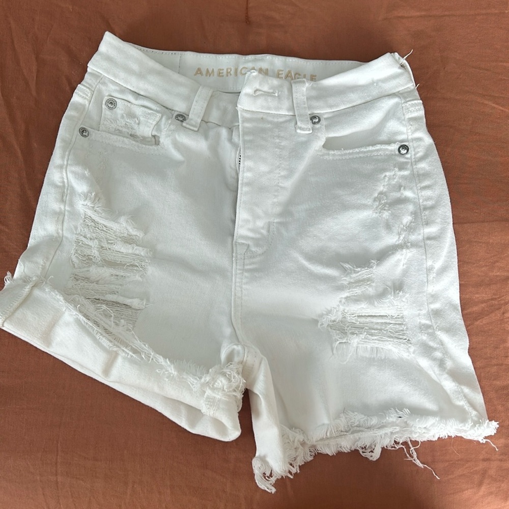 American Eagle white shorts